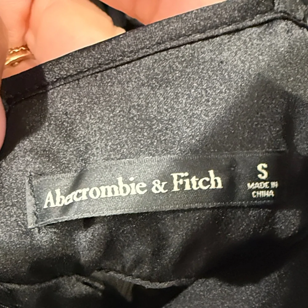 Abercrombie & Fitch Black Pleated Maxi Dress
